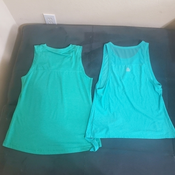 2 Athletic tank tops bundle - Picture 2 of 7
